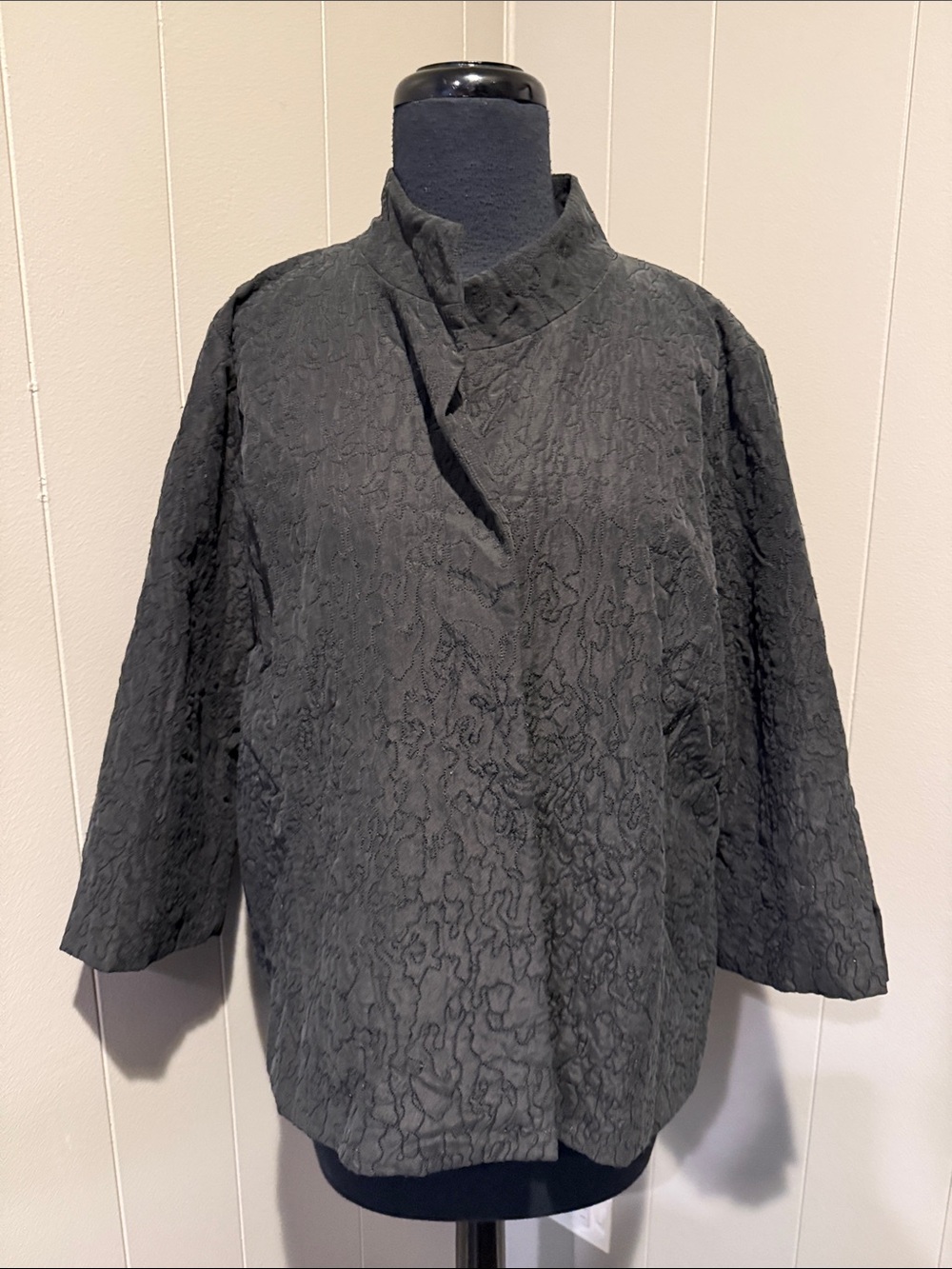 Eileen Fisher Women’s Large Black Textured Stand-Collar Tunic Jacket